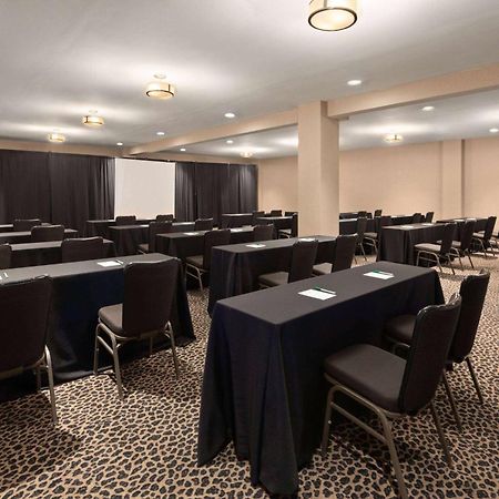Wyndham Garden Norfolk Downtown Hotel Bagian luar foto