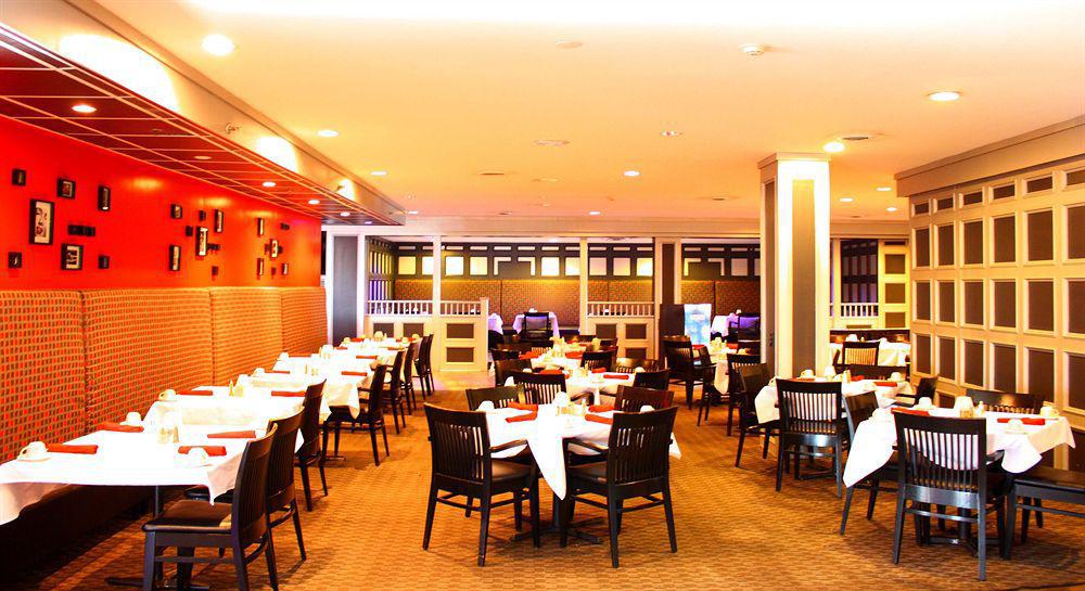 Wyndham Garden Norfolk Downtown Hotel Bagian luar foto