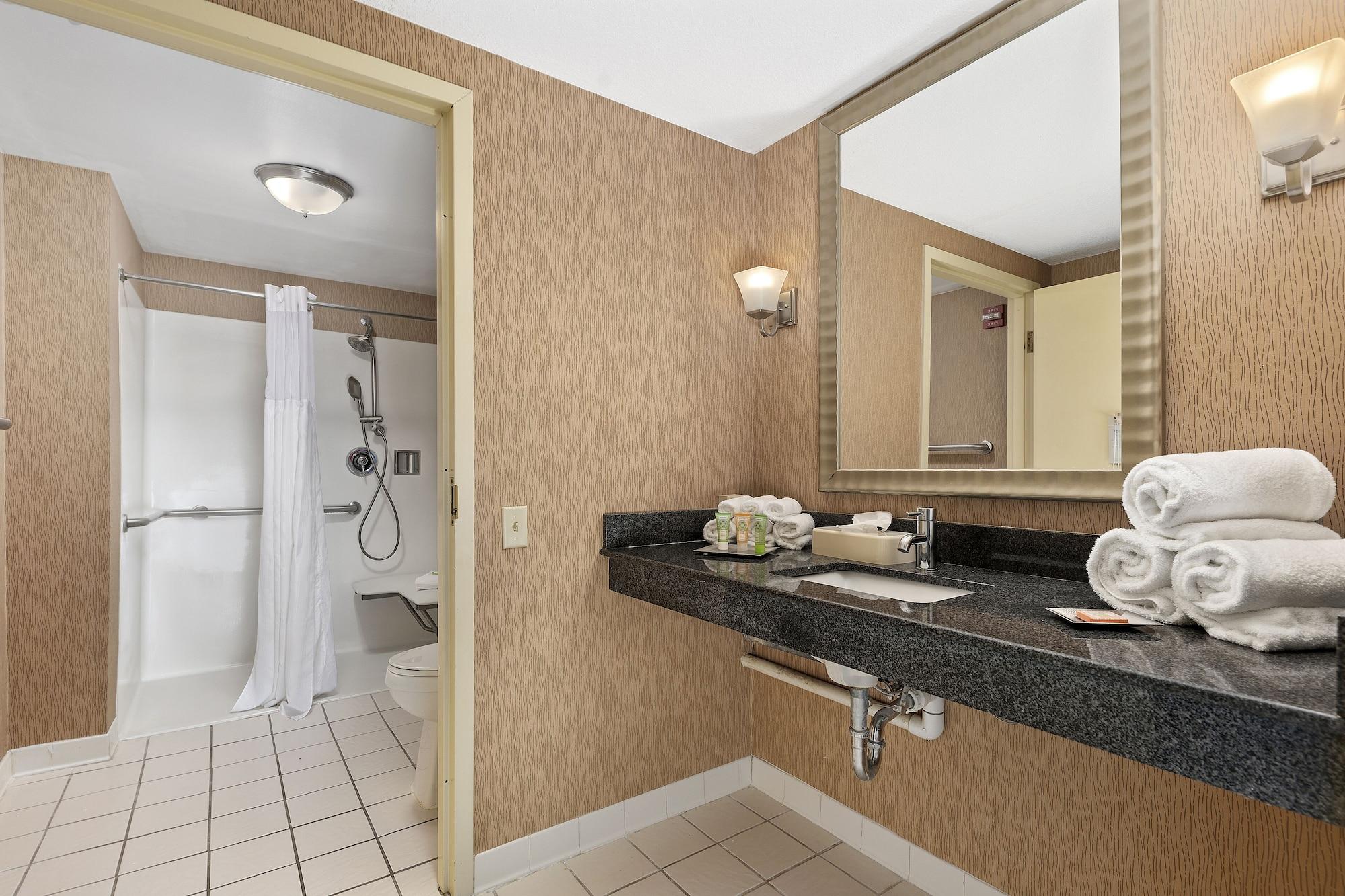 Wyndham Garden Norfolk Downtown Hotel Bagian luar foto