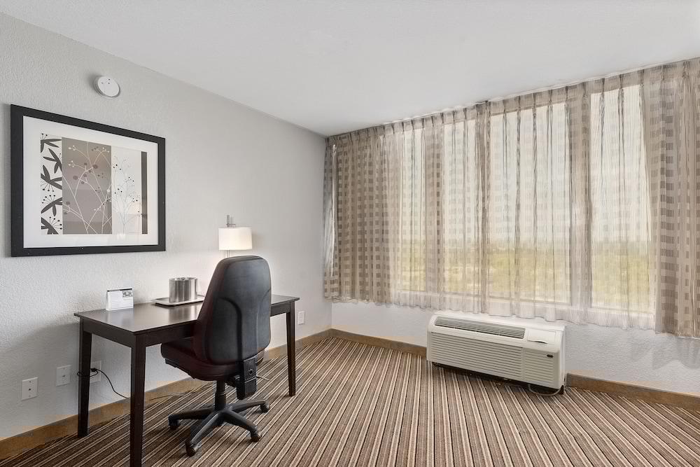Wyndham Garden Norfolk Downtown Hotel Bagian luar foto