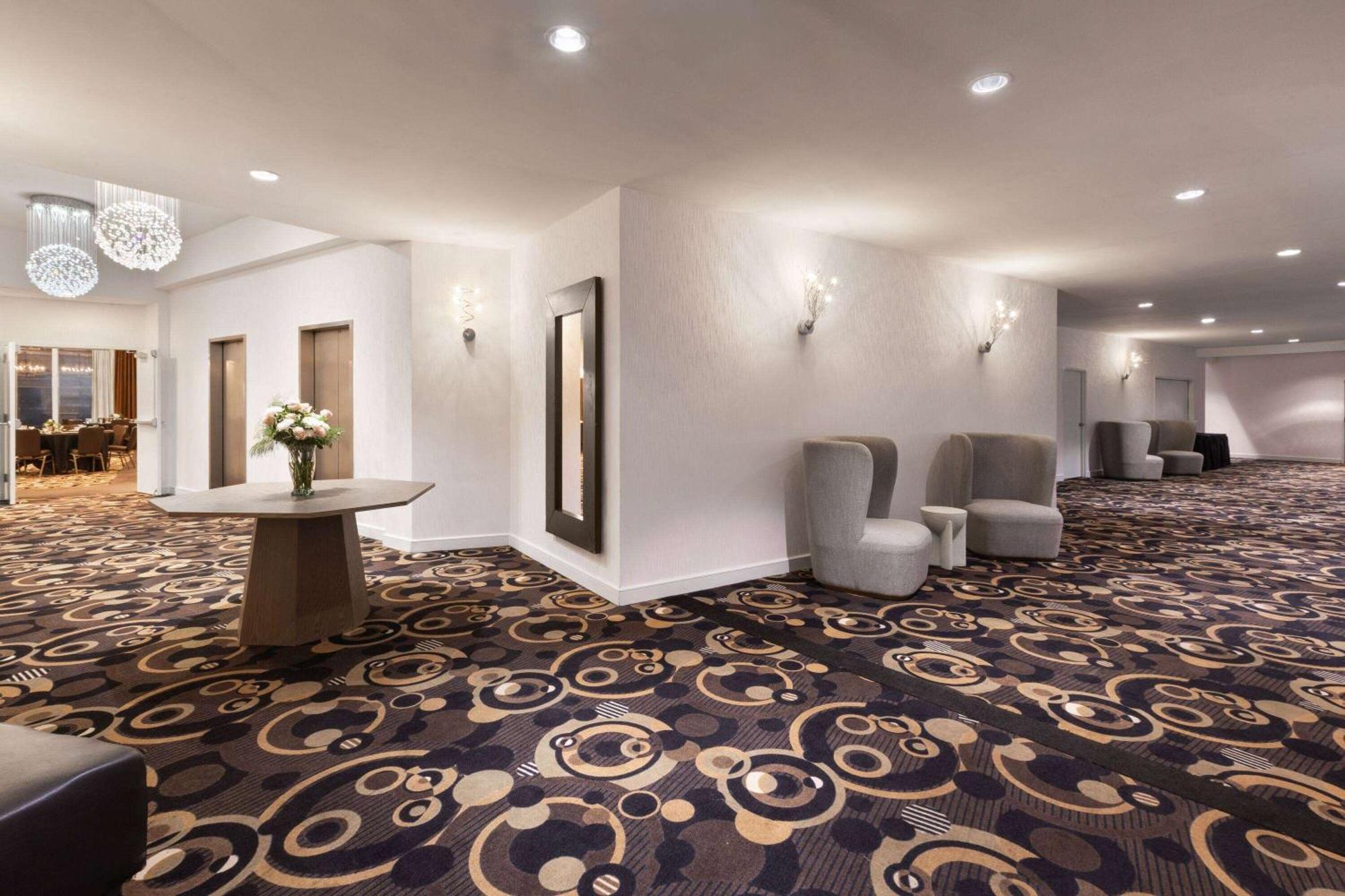 Wyndham Garden Norfolk Downtown Hotel Bagian luar foto