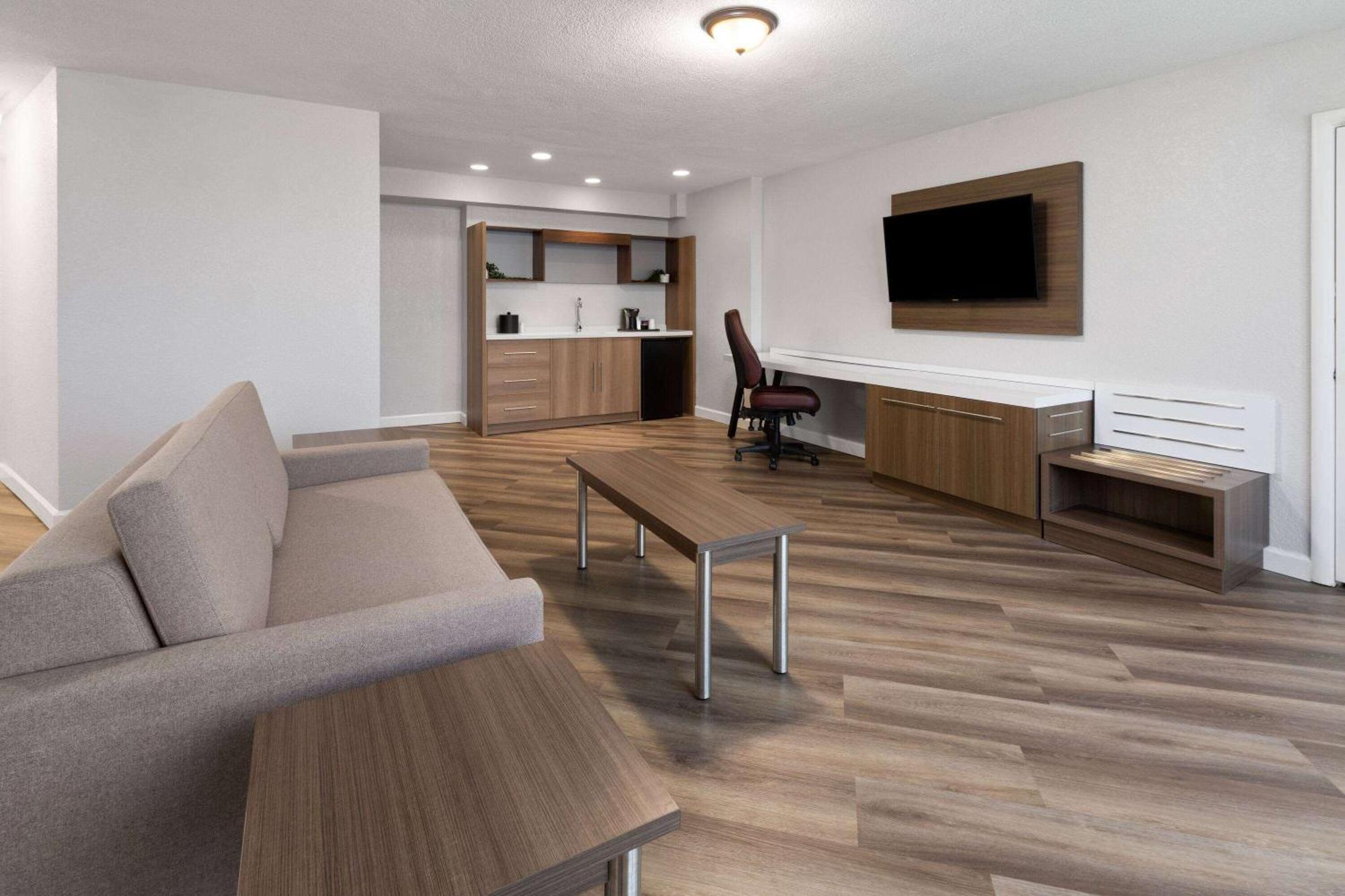 Wyndham Garden Norfolk Downtown Hotel Bagian luar foto