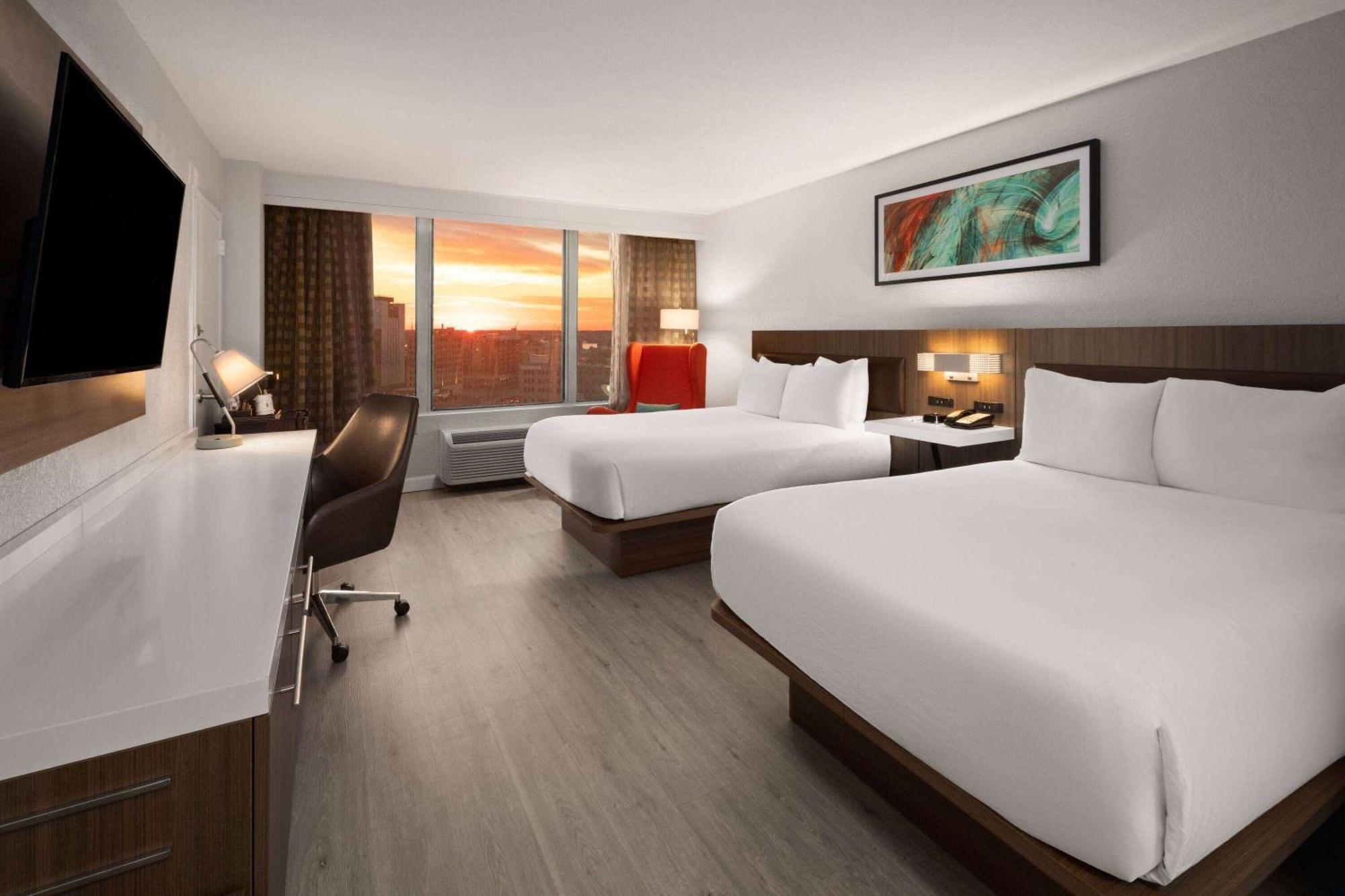 Wyndham Garden Norfolk Downtown Hotel Bagian luar foto