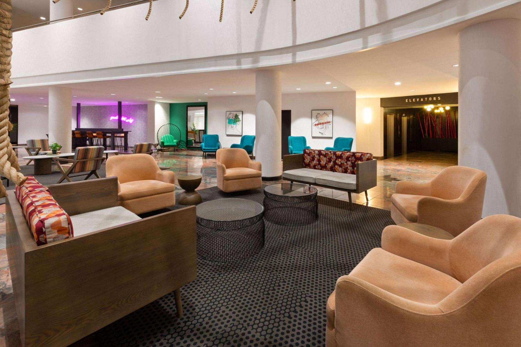 Wyndham Garden Norfolk Downtown Hotel Bagian luar foto
